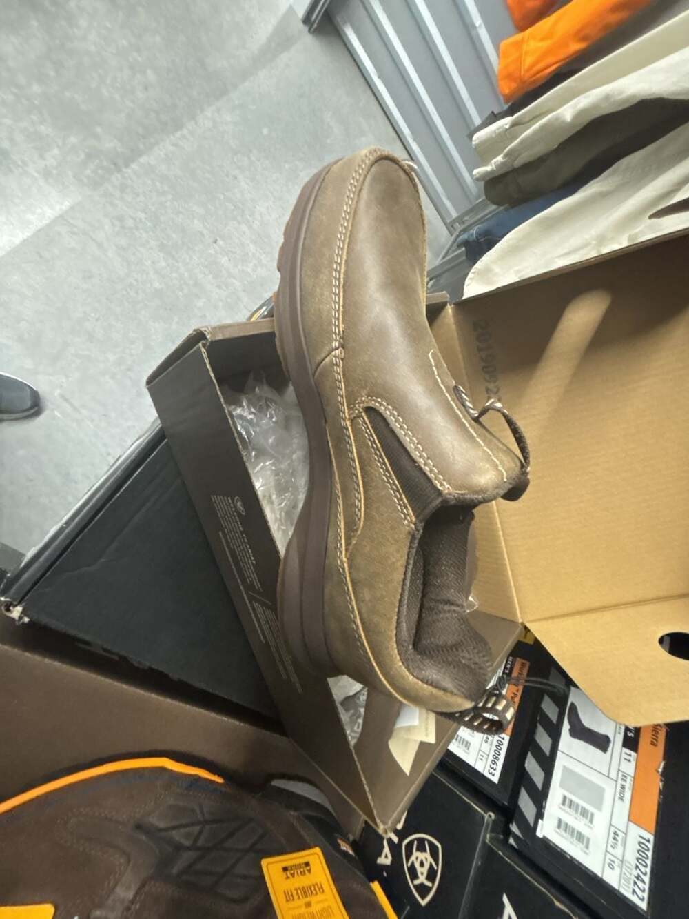 Ariat Men's Spitfire Slip On Brown Bomber Shoes Size 8.5 D - Picture 2 of 4